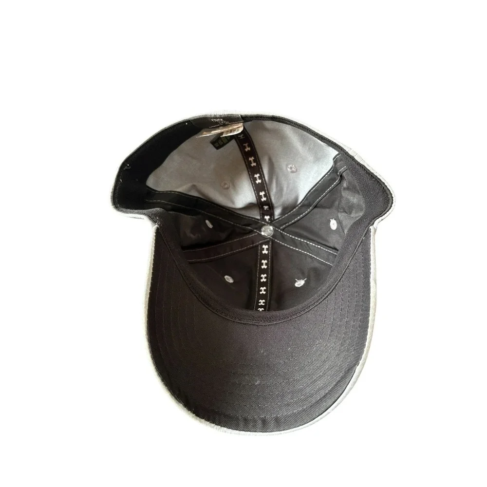 Under Armour Youth S/M Fitted Baseball Cap Gray Black Logo‎ Hat